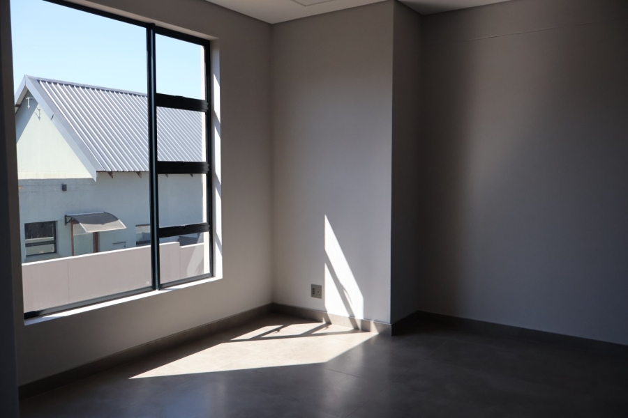 5 Bedroom Property for Sale in Kosmos North West